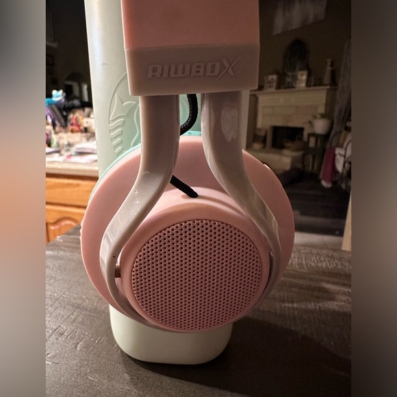 Riwbox WT-7S BT Headphones Light Up, Foldable Stereo Wireless Headset Kids - Picture 12 of 15